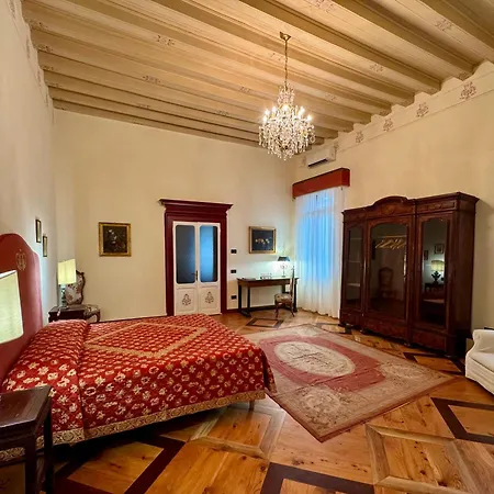 Bed & Breakfast Palazzo Zironda 3*