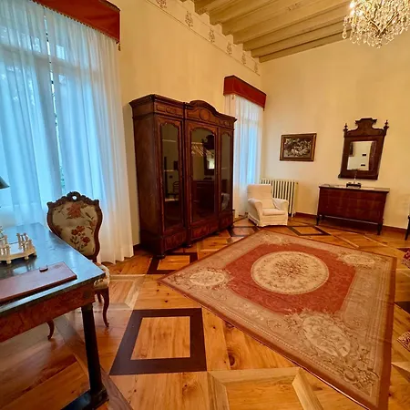 Palazzo Zironda B&B 티에네